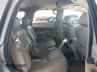 2005 Cadillac Escalade z VIN 1GYEC63T65R164307, wystawiony jako IAAI lot #42015617 z przebiegiem 173 270 mil mil oraz . Historia ofert i sprzedaży dostępna na DreamBid. Obrazek 8.