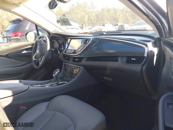 2020 Buick Envision Essence with VIN LRBFXCSA5LD112088, listed as a IAAI auction lot 41208726 with 18,371 mi miles. Bid and sale history available at carsss.com. Image 5.