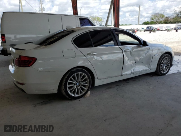2015 BMW 5 Series 528i z VIN WBA5A5C59FD515178, wystawiony jako Copart lot #58083675 z przebiegiem 170 333 mil mil oraz Szkoda całkowita • Salvage title. Historia ofert i sprzedaży dostępna na DreamBid. Obrazek 3.