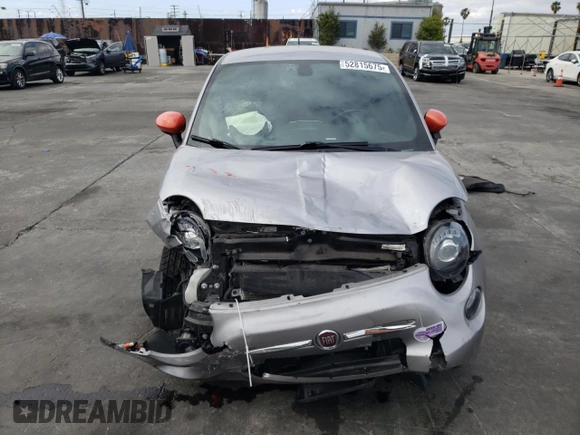 2018 FIAT 500e z VIN 3C3CFFGE2JT362534, wystawiony jako Copart lot #52815675 z przebiegiem 66 498 mil mil oraz Szkoda całkowita • Salvage title. Historia ofert i sprzedaży dostępna na DreamBid. Obrazek 5.