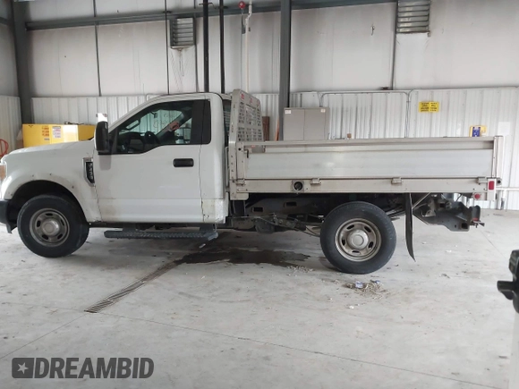 2017 Ford F-250 XL с VIN 1FDBF2A68HEC99835, выставлен на аукционе IAAI как лот 41574205 с пробегом 61 847 миль миль и . История ставок и продаж доступна на DreamBid. Изображение 14.
