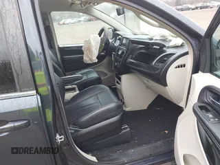2014 Chrysler Town & Country Touring with VIN 2C4RC1BG6ER348090, listed as a IAAI auction lot 41687678 with 140,192 mi miles. Bid and sale history available at carsss.com. Image 5.