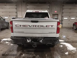 2019 Chevrolet Silverado 1500 Custom Trail Boss with VIN 3GCPYCEF6KG250539, listed as a IAAI auction lot 41592352 with 135,612 mi miles. Bid and sale history available at carsss.com. Image 16.
