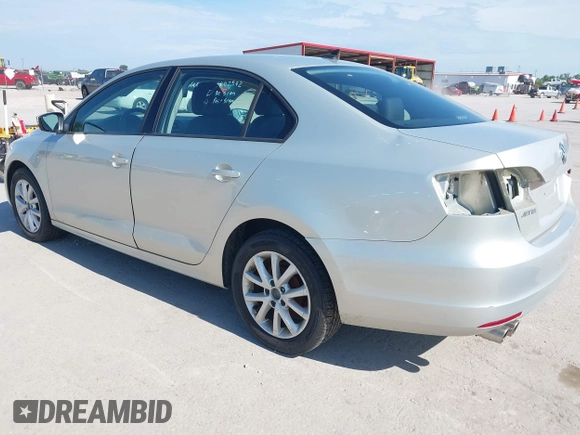 2011 Volkswagen Jetta SE with VIN 3VWDX7AJ9BM393698, listed as a IAAI auction lot 42554597 with 91,081 mi miles and . Bid and sale history available at DreamBid. Image 3.
