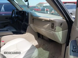 2004 Chevrolet Tahoe LS with VIN 1GNEC13ZX4R235320, listed as a IAAI auction lot 42262713 with 249,011 mi miles and . Bid and sale history available at DreamBid. Image 5.