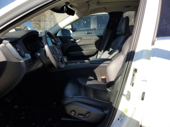 2021 Volvo XC60 Momentum with VIN YV4102DK3M1760366, listed as a Copart auction lot 81169744 with 52,405 mi miles and Salvage Title. Bid and sale history available at carsss.com. Image 7.