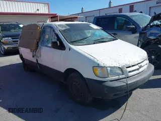 2000 Toyota Sienna LE with VIN 4T3ZF13C5YU248821, listed as a IAAI auction lot 41782865 with 1 mi miles. Bid and sale history available at carsss.com. Image 1.