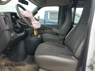 2020 GMC Savana Cargo Van with VIN 1GTW7AFG0L1160216, listed as a Copart auction lot 85628164 with 76,682 mi miles and Salvage Title. Bid and sale history available at carsss.com. Image 7.