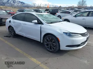 2016 Chrysler 200 S z VIN 1C3CCCBGXGN176538, wystawiony jako IAAI lot #41657146 z przebiegiem Nie podano mil oraz . Historia ofert i sprzedaży dostępna na DreamBid. Obrazek 1.