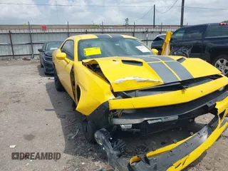 2017 Dodge Challenger SXT z VIN 2C3CDZAG6HH573045, wystawiony jako IAAI lot #42105715 z przebiegiem 88 999 mil mil oraz . Historia ofert i sprzedaży dostępna na DreamBid. Obrazek 1.