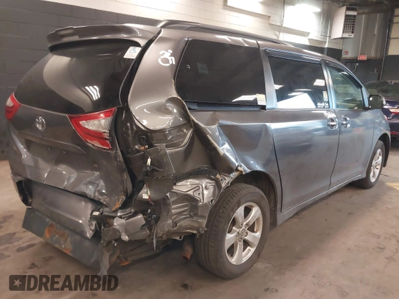 2018 Toyota Sienna LE Auto Access Seat with VIN 5TDKZ3DC3JS906162, listed as a IAAI auction lot 41863331 with 200,655 mi miles. Bid and sale history available at carsss.com. Image 6.