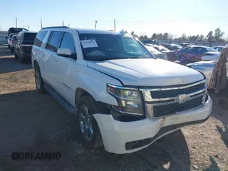 2016 Chevrolet Suburban LT with VIN 1GNSCHKC9GR347569, listed as a IAAI auction lot 41250055 with 267,922 mi miles. Bid and sale history available at carsss.com. Image 1.