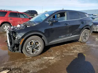 2024 Kia Sportage LX with VIN KNDPU3DF3R7321702, listed as a Copart auction lot 44573945 with 527 mi miles and Salvage Title. Bid and sale history available at carsss.com. Image 1.