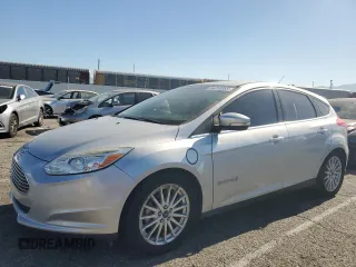 2015 Ford Focus Electric с VIN 1FADP3R42FL380198, выставлен на аукционе Copart как лот 64259355 с пробегом 43 566 миль миль и Чистый • Clean title. История ставок и продаж доступна на DreamBid. Изображение 1.