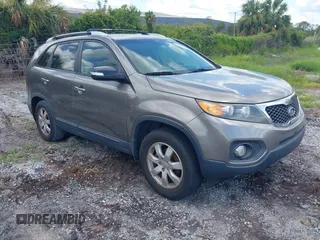 2013 Kia Sorento LX with VIN 5XYKT3A67DG337138, listed as a IAAI auction lot 42646595 with 155,057 mi miles and . Bid and sale history available at DreamBid. Image 1.