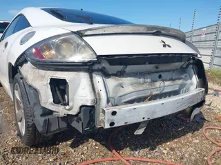 2008 Mitsubishi Eclipse GS z VIN 4A3AK24F28E007617, wystawiony jako IAAI lot #41877110 z przebiegiem 193 999 mil mil oraz . Historia ofert i sprzedaży dostępna na DreamBid. Obrazek 6.