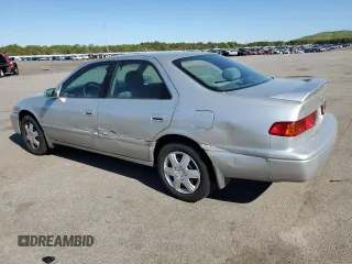 2000 Toyota Camry CE z VIN 4T1BG22K2YU711908, wystawiony jako Copart lot #56294515 z przebiegiem 110 871 mil mil oraz Szkoda całkowita • Salvage title. Historia ofert i sprzedaży dostępna na DreamBid. Obrazek 2.