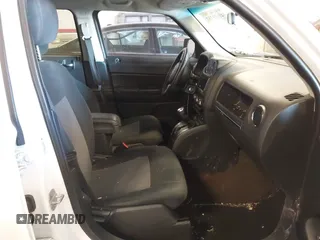 2014 Jeep Patriot Latitude with VIN 1C4NJRFB4ED864114, listed as a IAAI auction lot 41639732 with 103,119 mi miles. Bid and sale history available at carsss.com. Image 5.