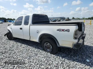 2003 Ford F-150 XL z VIN 2FTRX18WX3CA73133, wystawiony jako Copart lot #58734795 z przebiegiem 197 519 mil mil oraz Szkoda całkowita • Salvage title. Historia ofert i sprzedaży dostępna na DreamBid. Obrazek 2.