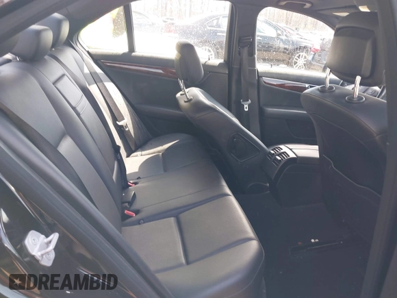 2011 Mercedes-Benz C 300 Sport z VIN WDDGF8BB3BR180976, wystawiony jako IAAI lot #41888785 z przebiegiem 47 532 mil mil oraz . Historia ofert i sprzedaży dostępna na DreamBid. Obrazek 8.