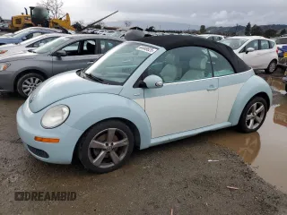 2010 Volkswagen Beetle with VIN 3VWRG3AL1AM004423, listed as a Copart auction lot 44448625 with 106,058 mi miles and Salvage Title. Bid and sale history available at DreamBid. Image 1.