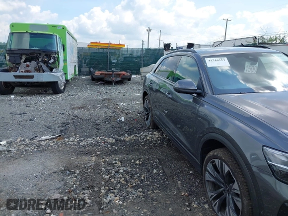 2024 Audi Q8 Premium Plus с VIN WA1BVBF19RD019586, выставлен на аукционе IAAI как лот 42746554 с пробегом 9 377 миль миль и . История ставок и продаж доступна на DreamBid. Изображение 12.