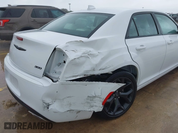 2023 Chrysler 300 Touring with VIN 2C3CCAAG4PH538152, listed as a IAAI auction lot 41894510 with 2,295 mi miles and . Bid and sale history available at DreamBid. Image 6.