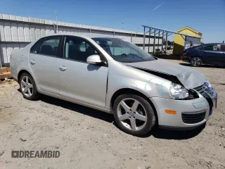2010 Volkswagen Jetta Limited Edition с VIN 3VWAZ7AJ5AM095631, выставлен на аукционе Copart как лот 65407545 с пробегом 120 103 миль миль и Списание • Salvage title. История ставок и продаж доступна на DreamBid. Изображение 4.