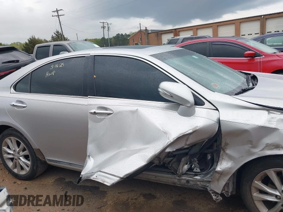 2010 Lexus ES with VIN JTHBK1EG2A2401553, listed as a IAAI auction lot 41924065 with 228,784 mi miles. Bid and sale history available at carsss.com. Image 13.
