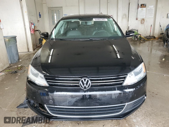 2013 Volkswagen Jetta SE with VIN 3VWDP7AJ1DM443688, listed as a Copart auction lot 55982585 with 137,112 mi miles and Salvage title. Bid and sale history available at DreamBid. Image 5.