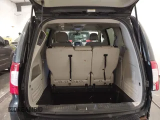 2011 Chrysler Town & Country Touring L with VIN 2A4RR8DG3BR676240, listed as a IAAI auction lot 41980939 with 184,524 mi miles and . Bid and sale history available at DreamBid. Image 17.