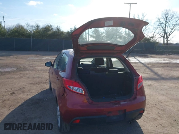 2014 Mazda 2 Touring z VIN JM1DE1LYXE0174756, wystawiony jako IAAI lot #41192740 z przebiegiem 149 948 mil mil oraz . Historia ofert i sprzedaży dostępna na DreamBid. Obrazek 3.
