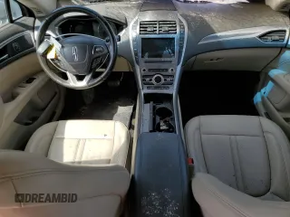 2019 Lincoln MKZ Standard z VIN 3LN6L5A98KR631346, wystawiony jako Copart lot #49717185 z przebiegiem Nie podano mil oraz Nie do naprawy. Historia ofert i sprzedaży dostępna na DreamBid. Obrazek 8.