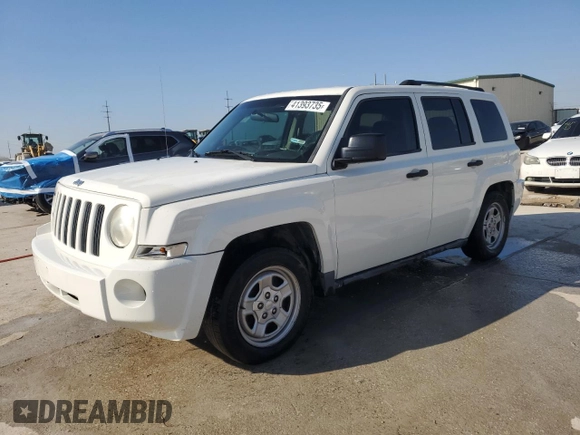 2008 Jeep Patriot Sport with VIN 1J8FT28068D589070, listed as a Copart auction lot 41393735 with 174,981 mi miles and Salvage title. Bid and sale history available at DreamBid. Image 1.