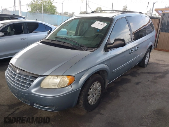 2006 Chrysler Town & Country LX with VIN 1A4GP44R46B609965, listed as a IAAI auction lot 42093438 with 333,689 mi miles and . Bid and sale history available at DreamBid. Image 20.