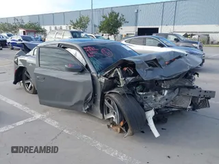 2019 Dodge Charger SRT Hellcat with VIN 2C3CDXL95KH725925, listed as a IAAI auction lot 39012995 with Not Provided miles and . Bid and sale history available at carsss.com. Image 1.