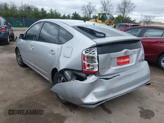 2007 Toyota Prius z VIN JTDKB20U977666406, wystawiony jako IAAI lot #42081233 z przebiegiem Nie podano mil oraz . Historia ofert i sprzedaży dostępna na DreamBid. Obrazek 6.