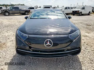 2024 Mercedes-Benz EQS 450 z VIN W1KCG2EB7RA048381, wystawiony jako Copart lot #55484415 z przebiegiem Nie podano mil oraz Szkoda całkowita • Salvage title. Historia ofert i sprzedaży dostępna na DreamBid. Obrazek 5.