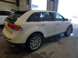 2011 Lincoln MKX z VIN 2LMDJ8JK4BBJ31821, wystawiony jako Copart lot #52150815 z przebiegiem 125 597 mil mil oraz Nie do naprawy • Non repairable. Historia ofert i sprzedaży dostępna na DreamBid. Obrazek 3.