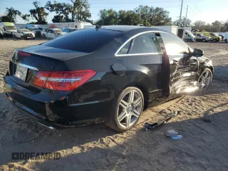 2010 Mercedes-Benz E-Class E 550 with VIN WDDKJ7CB3AF026222, listed as a Copart auction lot 82160894 with 87,245 mi miles and Non Repairable. Bid and sale history available at carsss.com. Image 3.