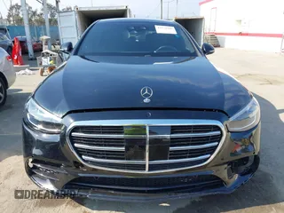 2022 Mercedes-Benz S 580 with VIN W1K6G7GB1NA121987, listed as a IAAI auction lot 42174949 with 90,708 mi miles and . Bid and sale history available at carsss.com. Image 12.