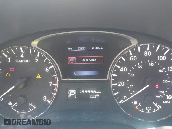 2015 Nissan Pathfinder SL with VIN 5N1AR2MM3FC601523, listed as a IAAI auction lot 42782702 with 166,956 mi miles and . Bid and sale history available at DreamBid. Image 7.