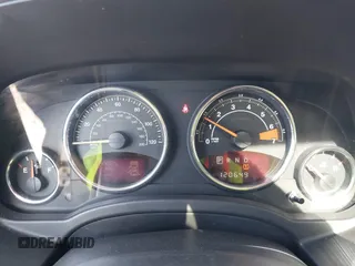 2014 Jeep Patriot Limited z VIN 1C4NJPCB2ED533427, wystawiony jako IAAI lot #42456778 z przebiegiem 120 649 mil mil oraz . Historia ofert i sprzedaży dostępna na DreamBid. Obrazek 7.