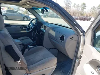 2005 GMC Envoy SLT with VIN 1GKDT13S952219826, listed as a IAAI auction lot 41783713 with 212,908 mi miles. Bid and sale history available at carsss.com. Image 5.