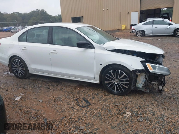 2015 Volkswagen Jetta SE z VIN 3VWD17AJ1FM225271, wystawiony jako IAAI lot #40353904 z przebiegiem 83 317 mil mil oraz . Historia ofert i sprzedaży dostępna na DreamBid. Obrazek 14.