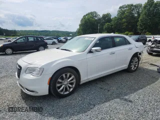 2019 Chrysler 300 Limited with VIN 2C3CCAKG0KH690923, listed as a Copart auction lot 61100655 with 189,024 mi miles and Salvage title. Bid and sale history available at DreamBid. Image 1.