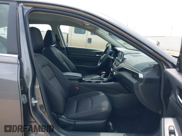 2024 Nissan Altima SV with VIN 1N4BL4DV2RN313022, listed as a IAAI auction lot 42431572 with 40,410 mi miles and . Bid and sale history available at DreamBid. Image 5.