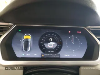 2013 Tesla Model S z VIN 5YJSA1DN0DFP26935, wystawiony jako Copart lot #45081995 z przebiegiem 120 048 mil mil oraz Szkoda całkowita • Salvage title. Historia ofert i sprzedaży dostępna na DreamBid. Obrazek 9.