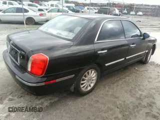 2005 Hyundai XG350 with VIN KMHFU45EX5A420629, listed as a IAAI auction lot 40793422 with 211,598 mi miles. Bid and sale history available at carsss.com. Image 4.