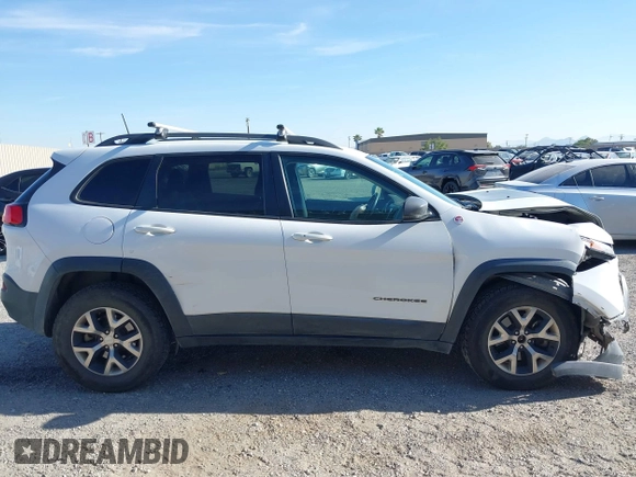 2017 Jeep Cherokee Trailhawk L Plus z VIN 1C4PJMBS1HD217370, wystawiony jako IAAI lot #42486588 z przebiegiem 108 695 mil mil oraz . Historia ofert i sprzedaży dostępna na DreamBid. Obrazek 13.